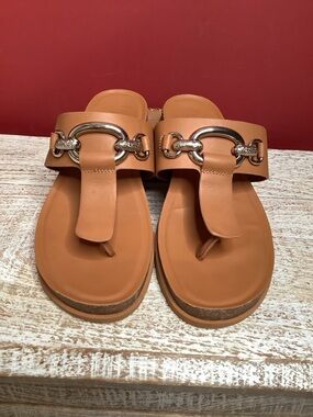 FRANCO SARTO Brielle 9.5 Tan Leather Sandal Comfy Cork Wedge Thong Buckle Accent
